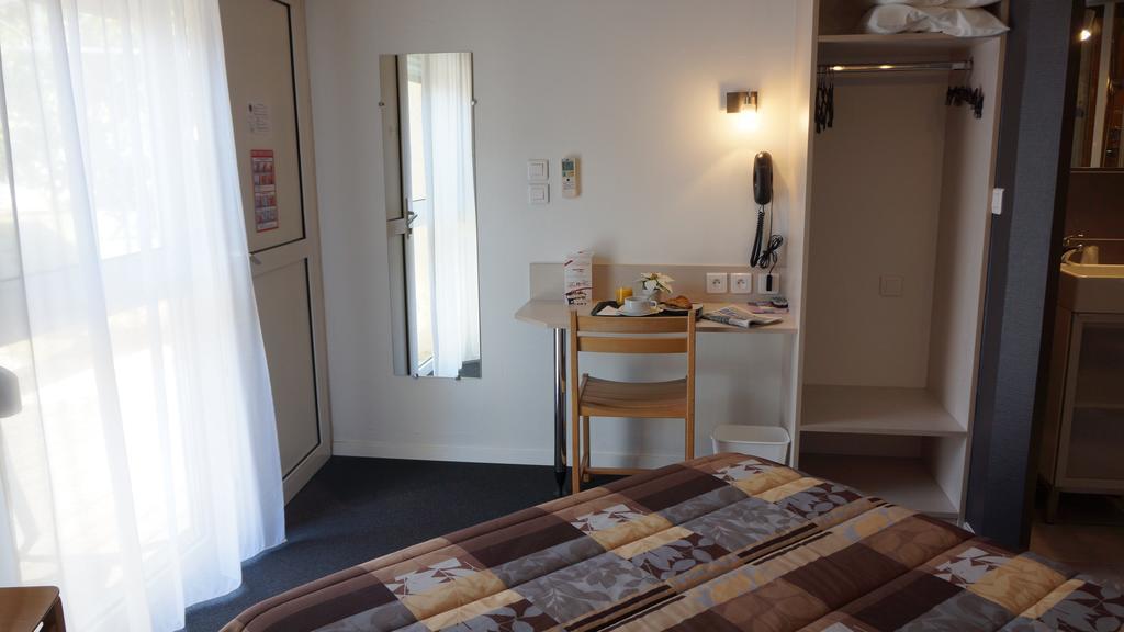 Charme Hotel En Beaujolais Belleville-sur-Saône Стая снимка